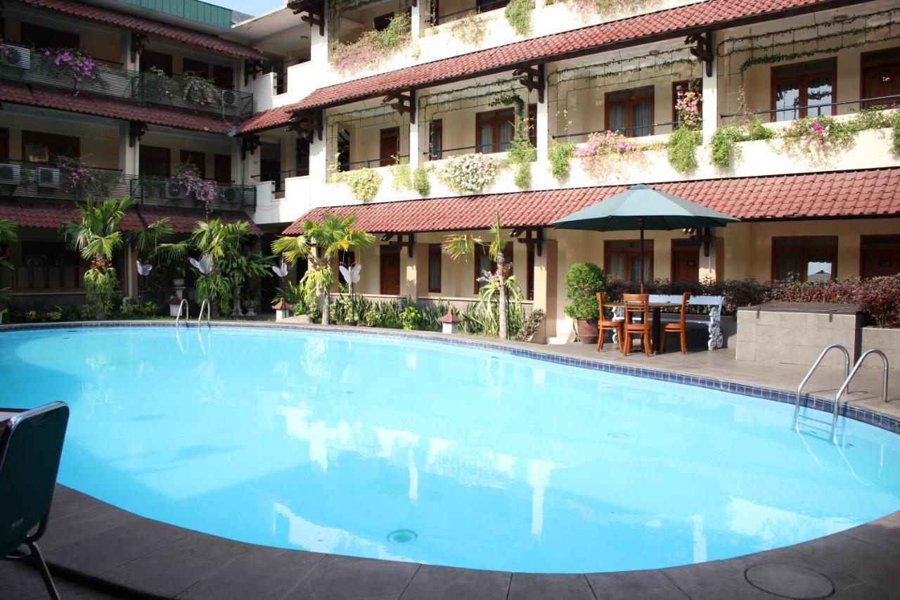 Cakra Kembang Hotel Kejayan Esterno foto