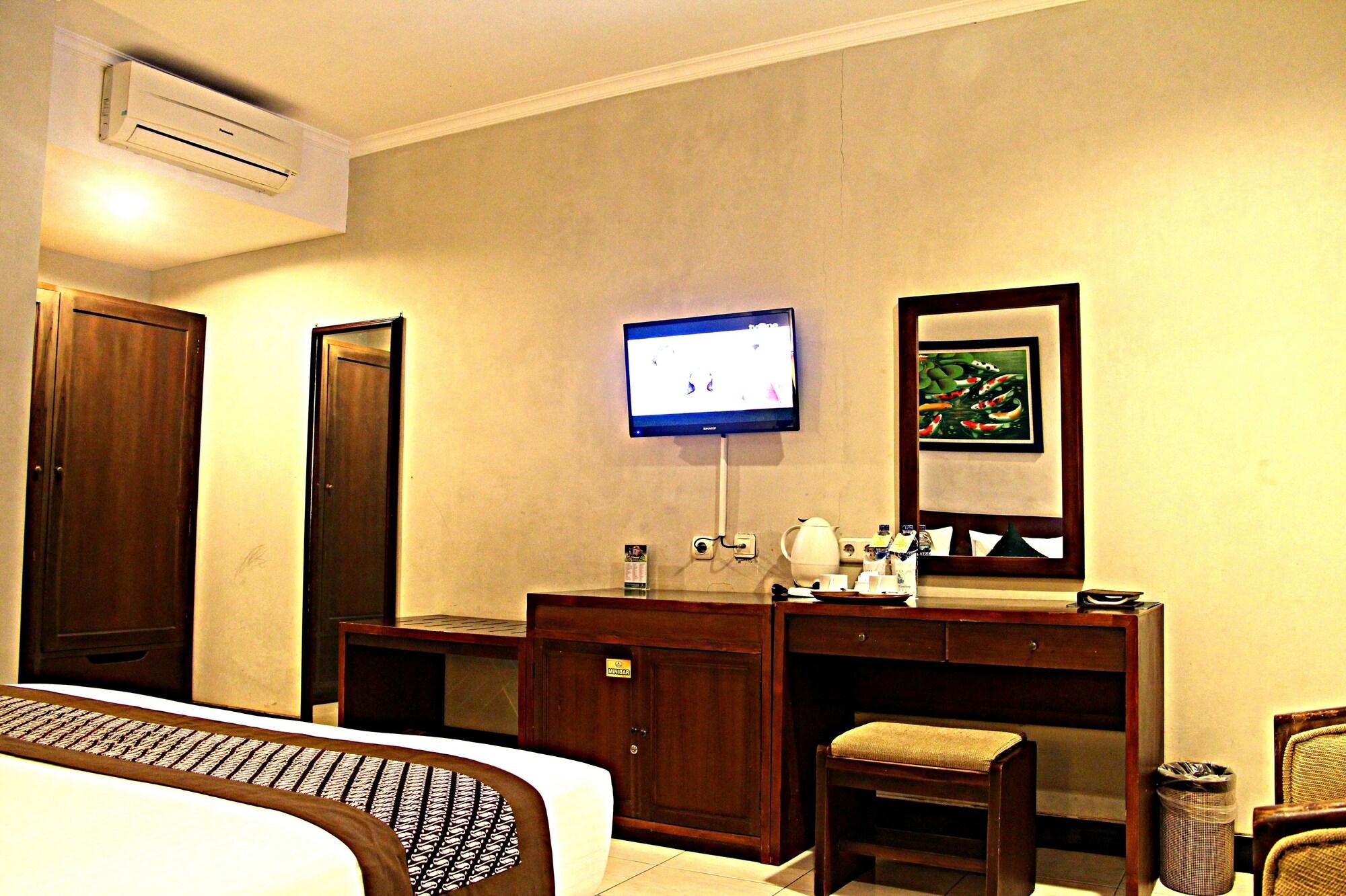 Cakra Kembang Hotel Kejayan Esterno foto