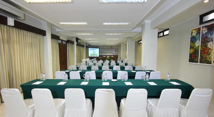 Cakra Kembang Hotel Kejayan Esterno foto