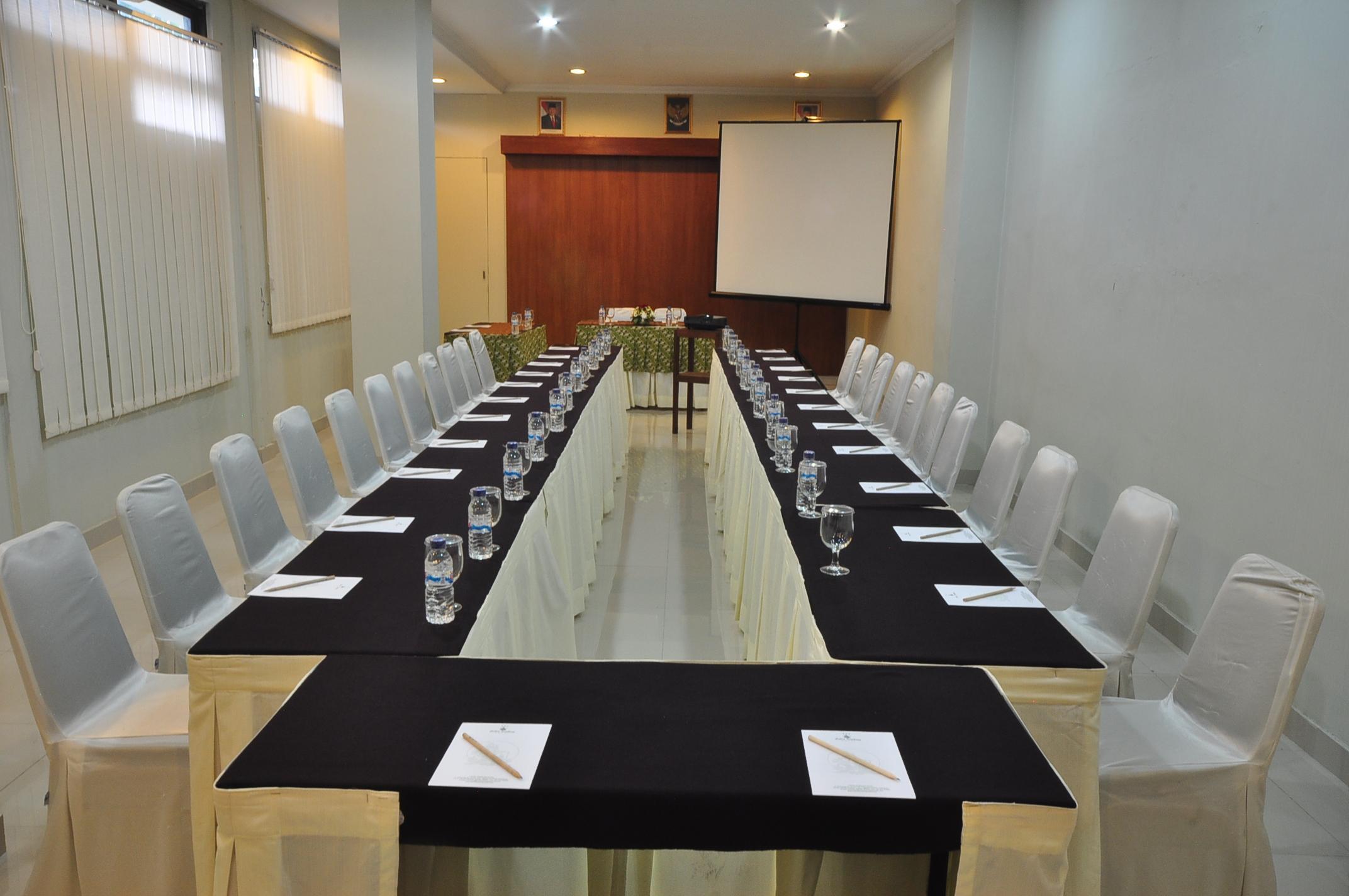 Cakra Kembang Hotel Kejayan Esterno foto