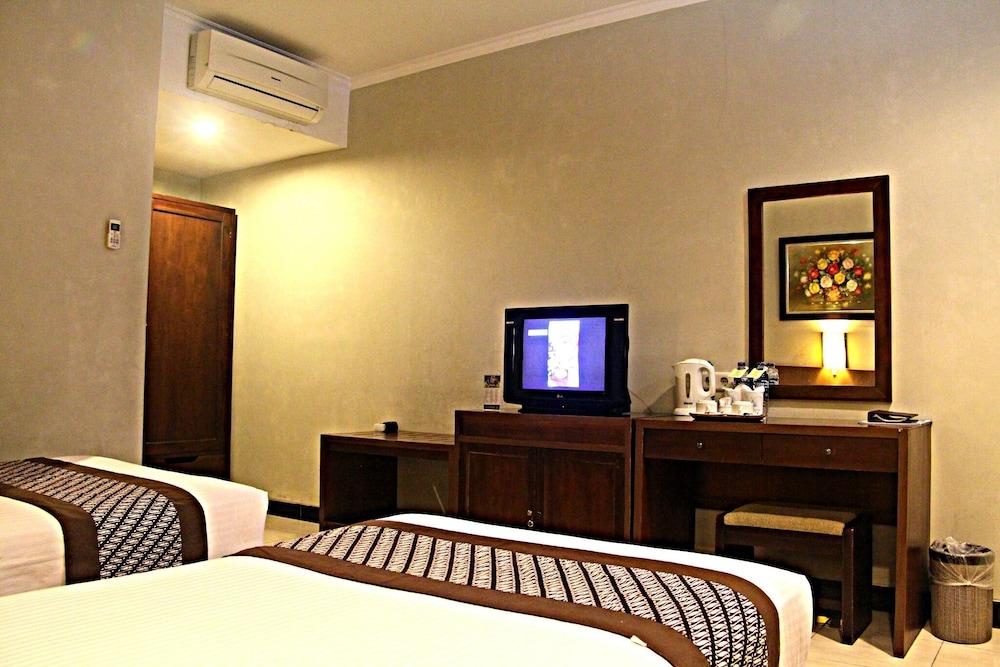 Cakra Kembang Hotel Kejayan Esterno foto