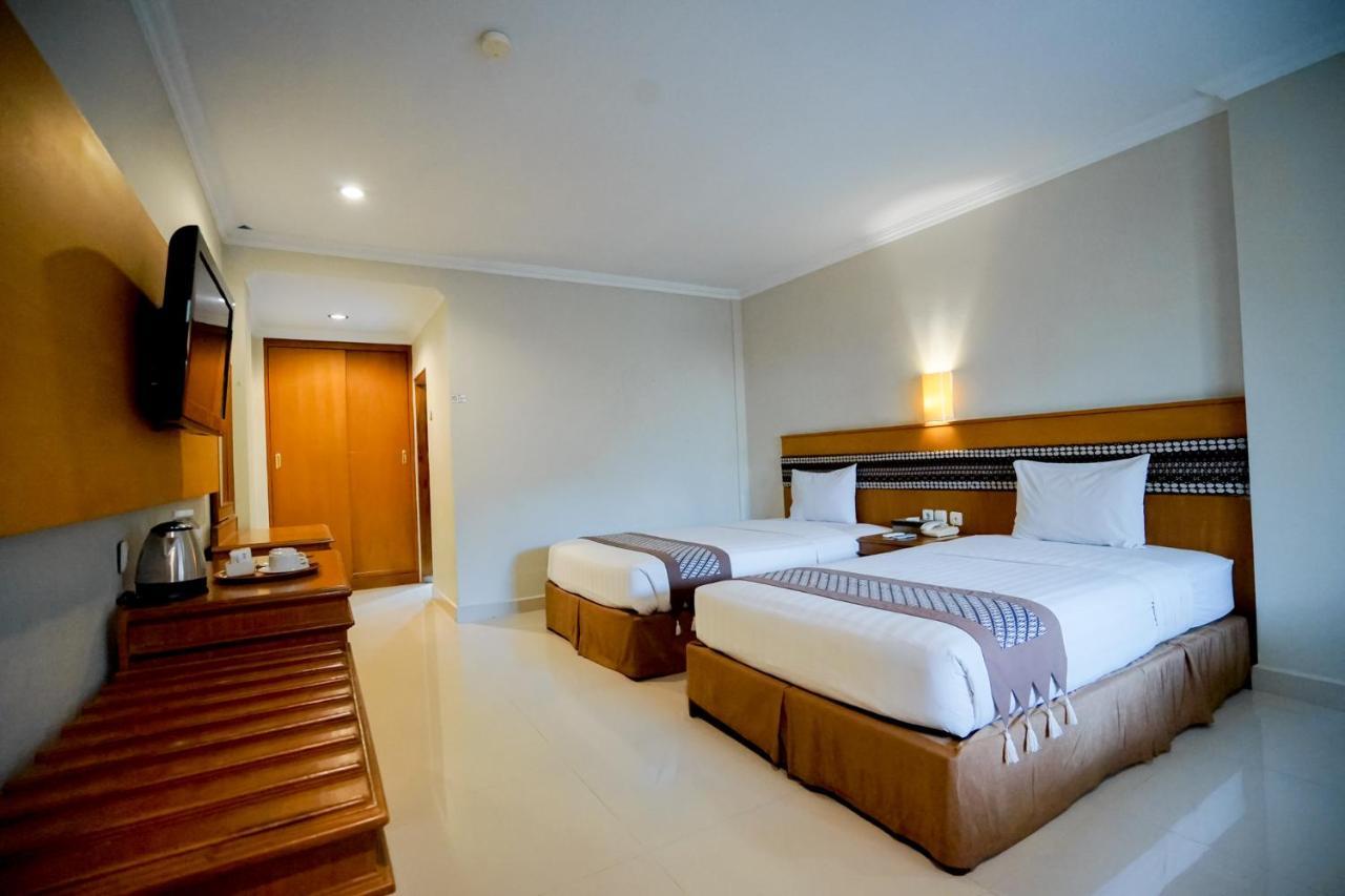 Cakra Kembang Hotel Kejayan Esterno foto