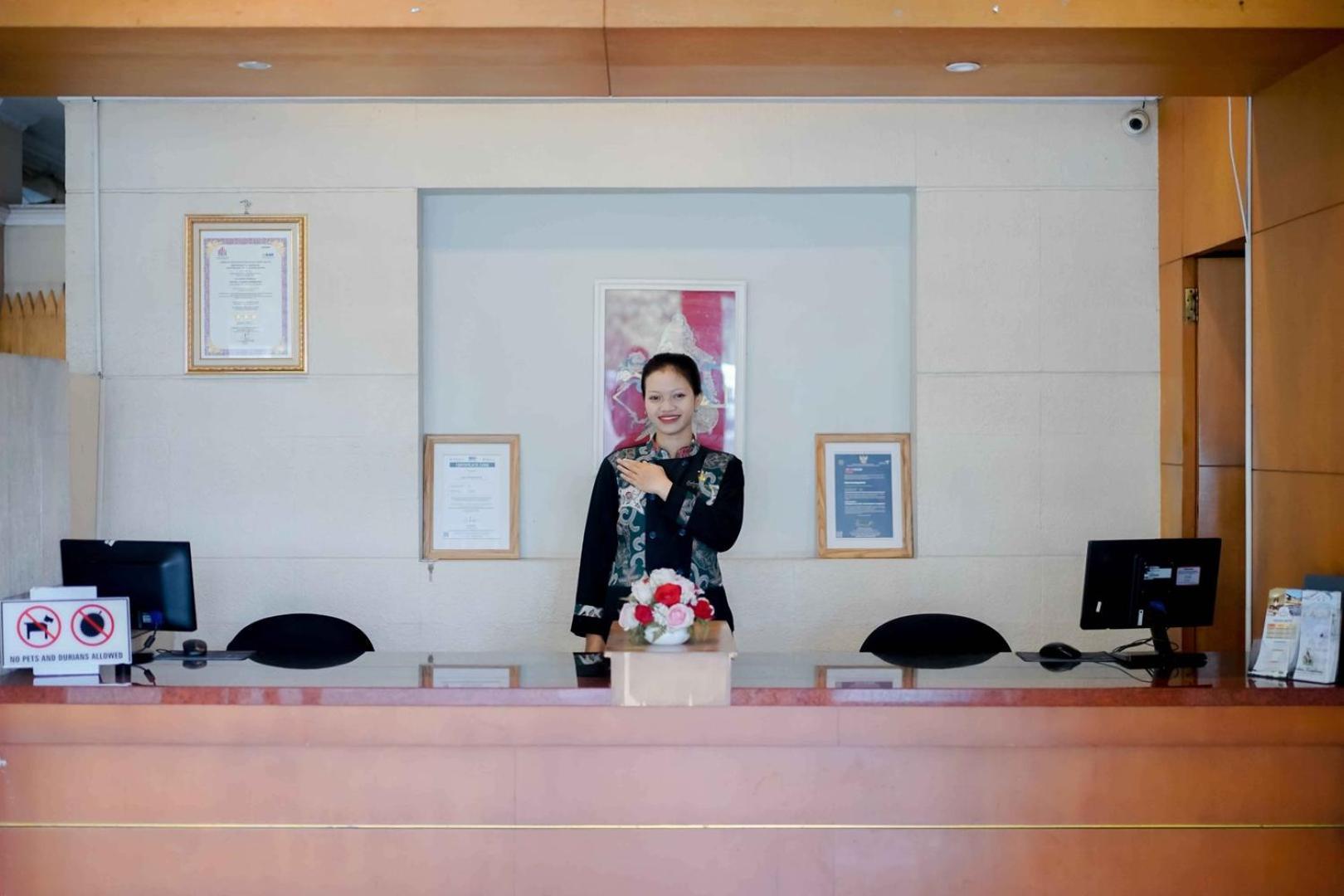 Cakra Kembang Hotel Kejayan Esterno foto