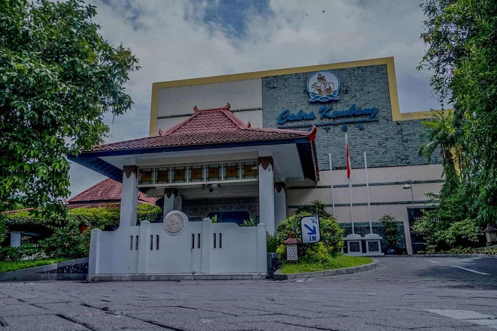 Cakra Kembang Hotel Kejayan Esterno foto