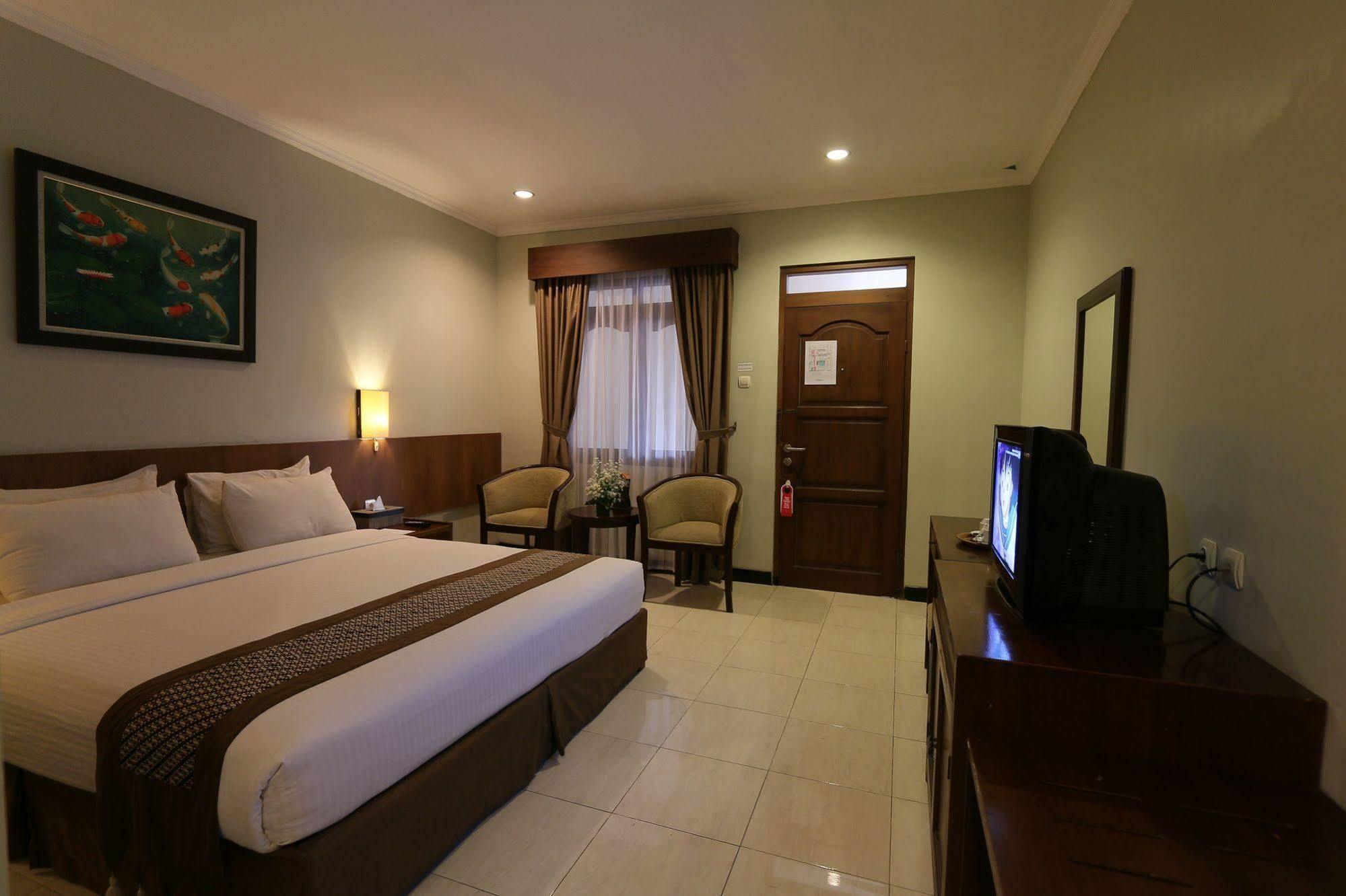 Cakra Kembang Hotel Kejayan Esterno foto