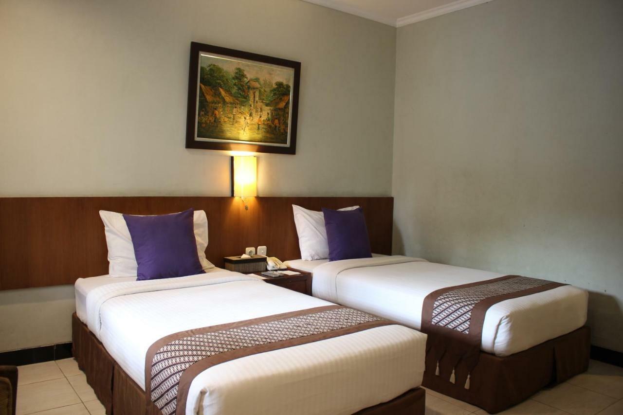 Cakra Kembang Hotel Kejayan Esterno foto