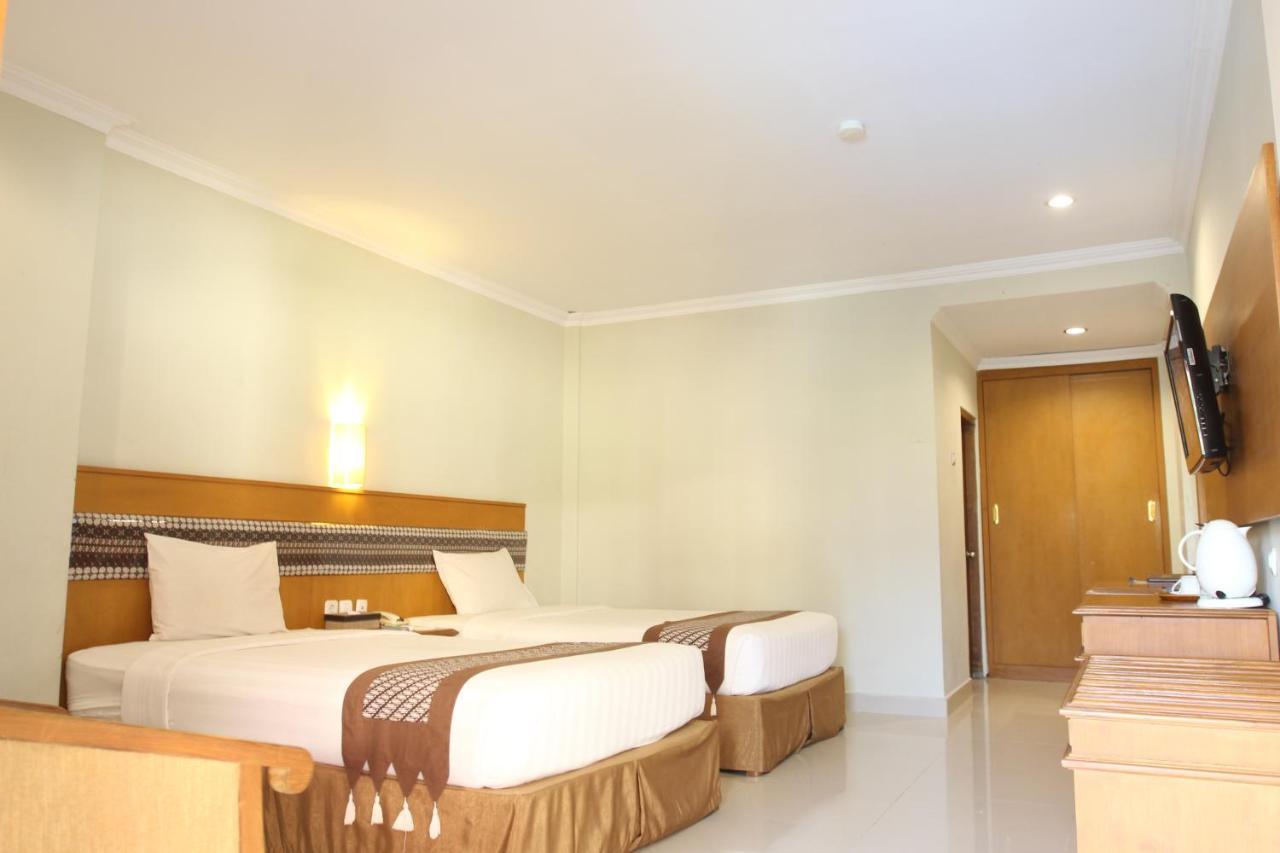 Cakra Kembang Hotel Kejayan Esterno foto
